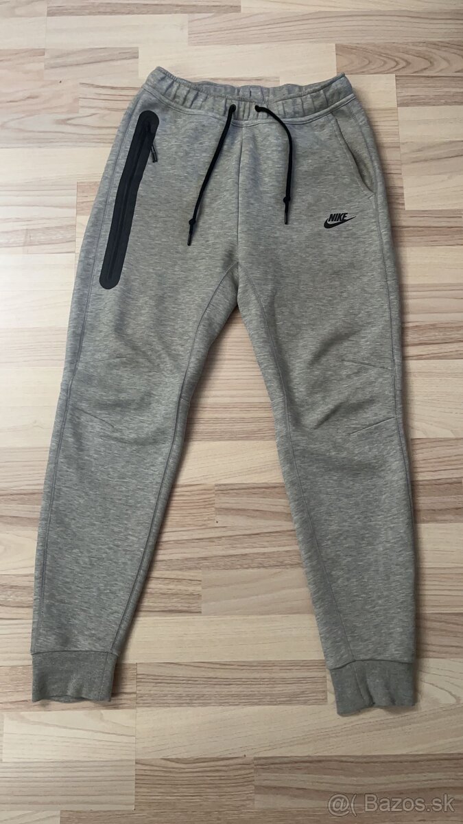 Nike Tech Fleece tepláky