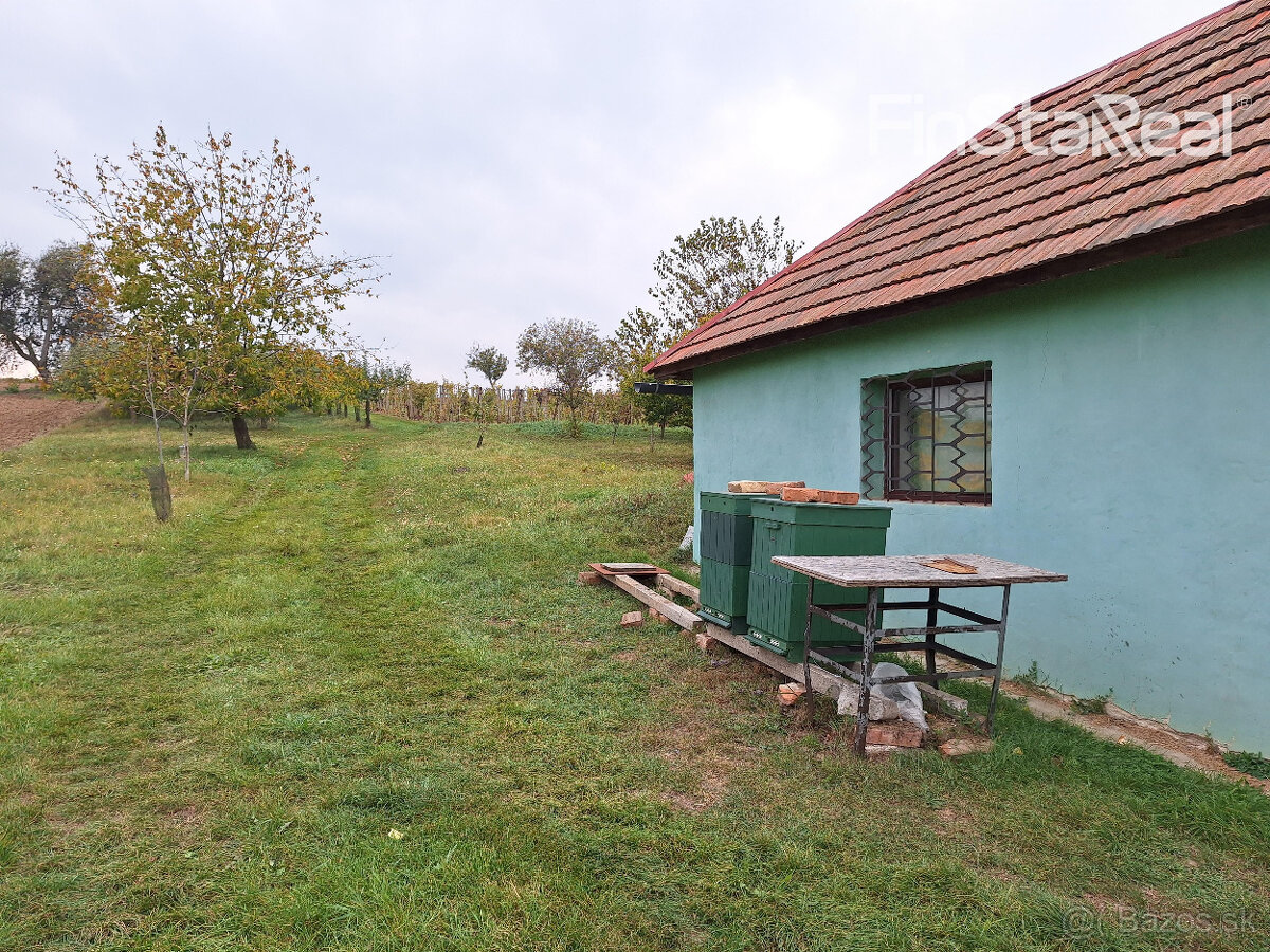 REZERVOVANÉ Predaj 17,5 á pozemku, ovocný sad, klenbová