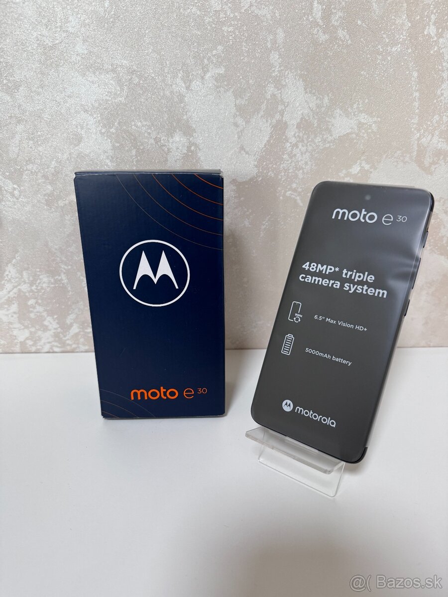 Motorola Moto e30 Čisto nový