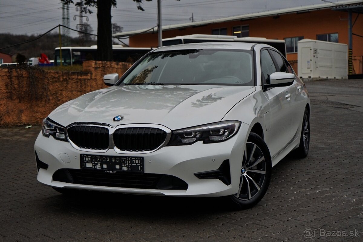 BMW Rad 3 330e Premium PHEV A/T