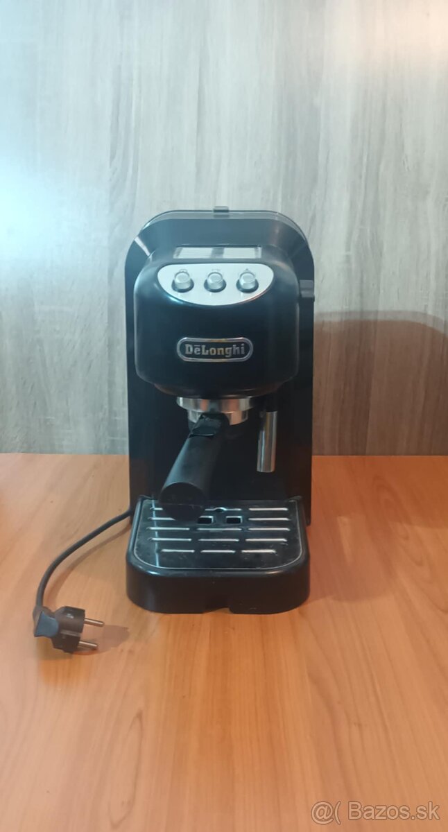 Kávovar DeLonghi