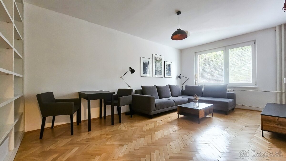 Prenájom 3 izbového zrekonštruovaného bytu (83 m²) Hliny, ZA