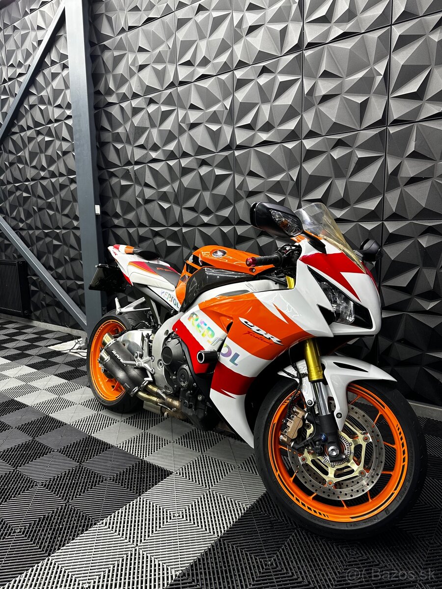 HONDA CBR 1000 RR  SC59 2013