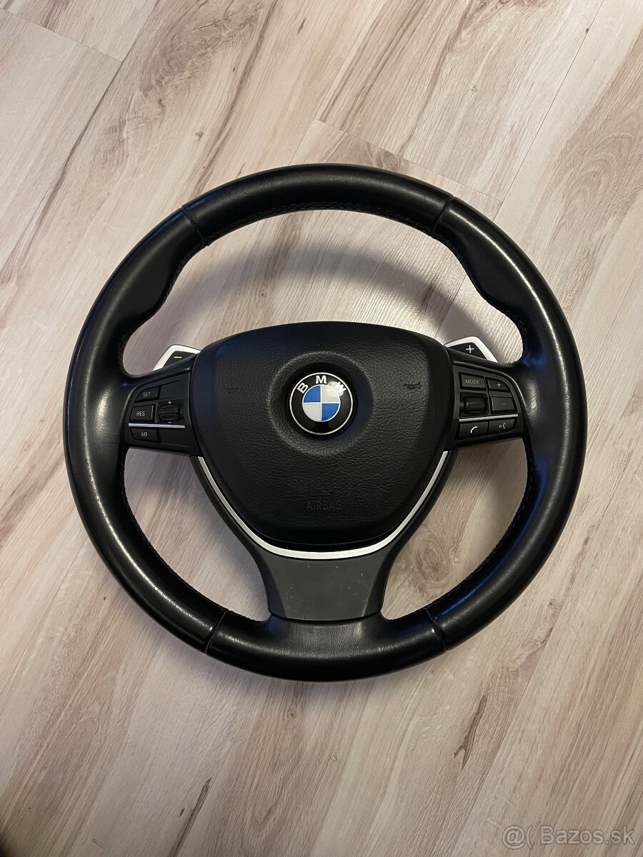 Volant BMW F10/F11 s padlami