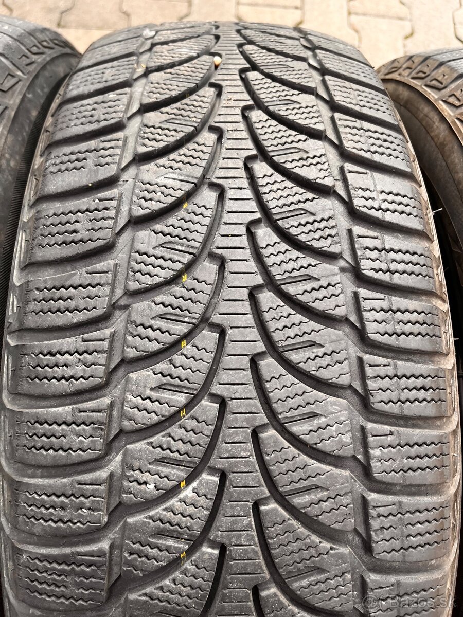 235/60R18 Bridgestone zimne