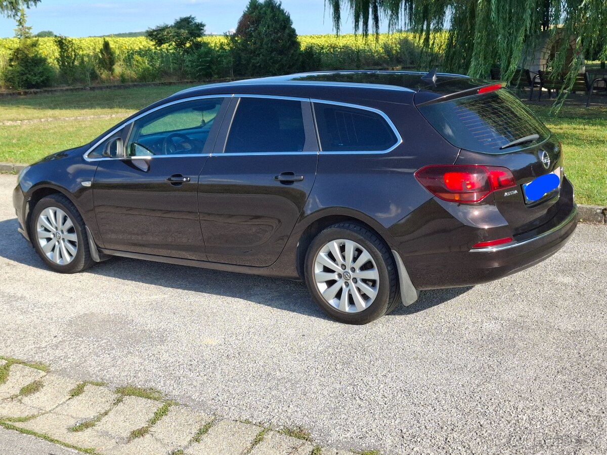 Opel astra sport tourer r.v.2015