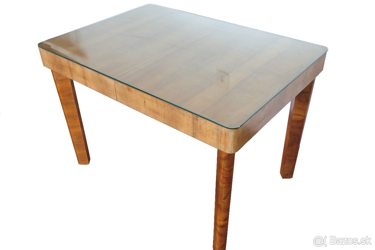 Jedálenský roztahovací stôl s krásnou orechovou dyhou a so s