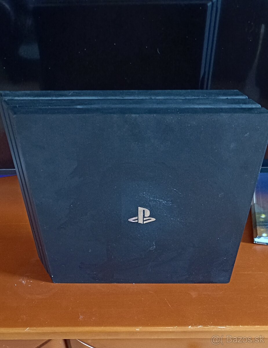 Playstation 4 pro (500gb ssd) nie nové