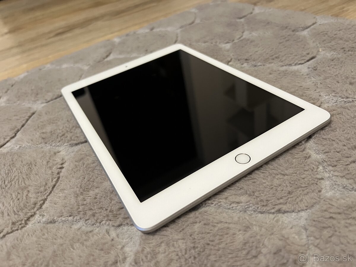 Apple iPad 6 gen, 32 GB