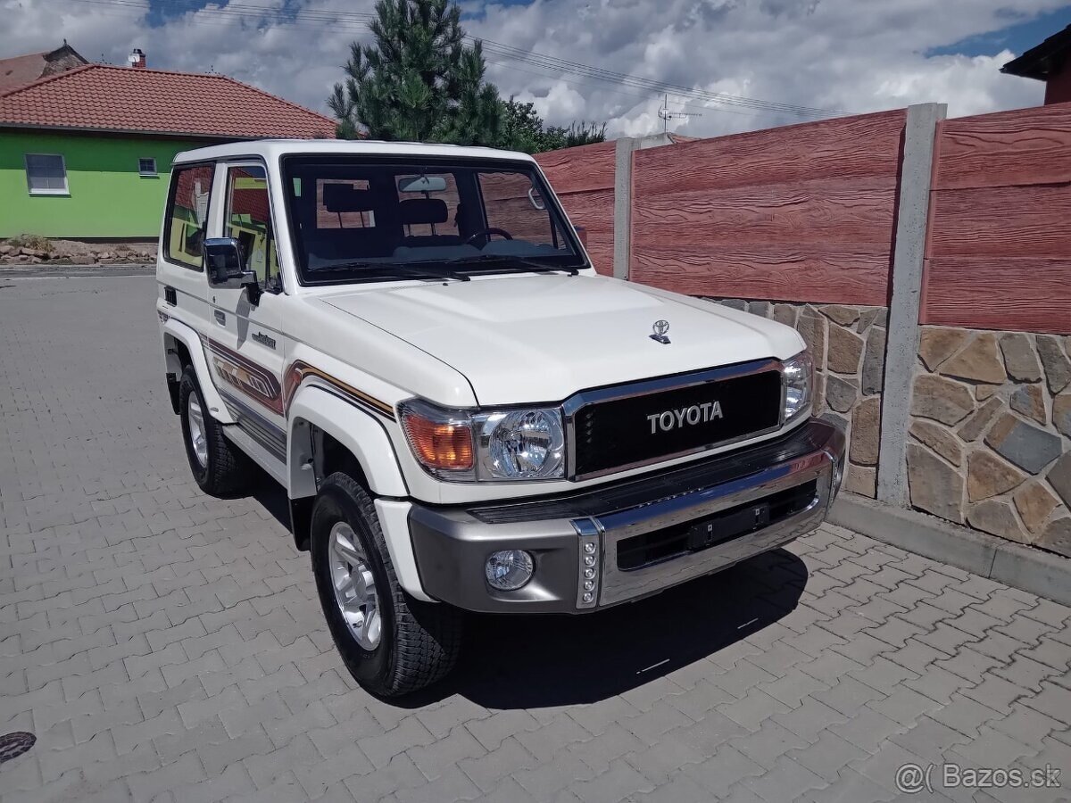 Toyota Land Cruiser GRJ 71 4,0L benzin,manuál,klima,NEW2020