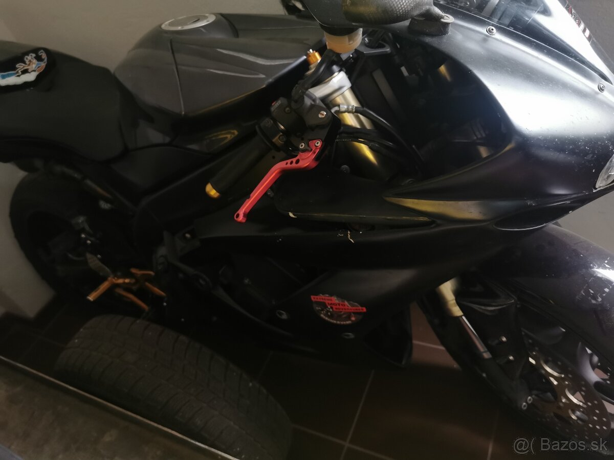 Yamaha R1