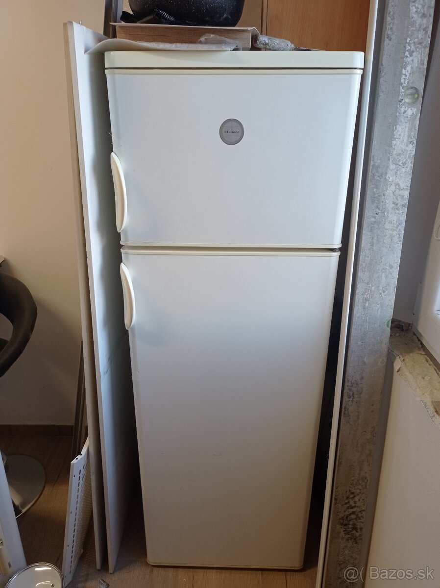 Electrolux ERD 2743 kombinovana chaladnicka