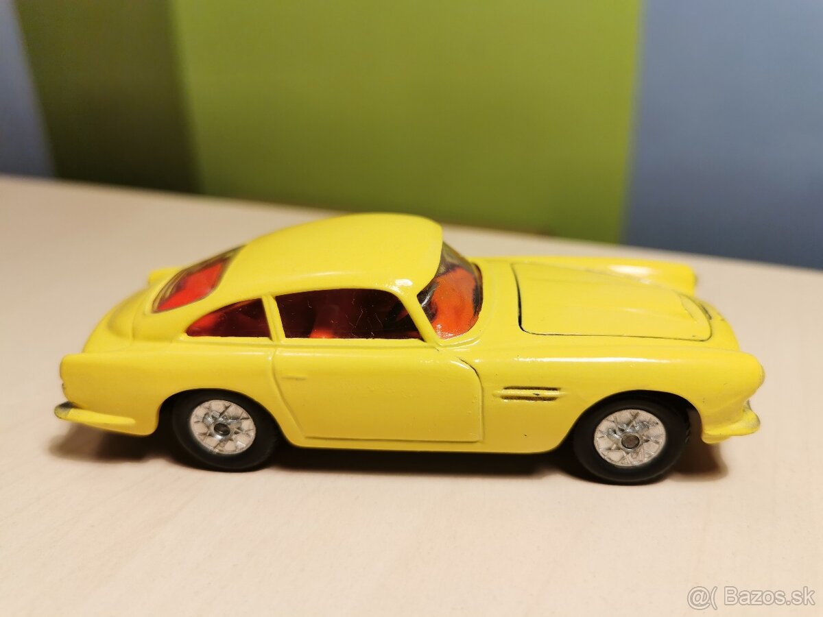 Corgi toys Aston Martin DB 4