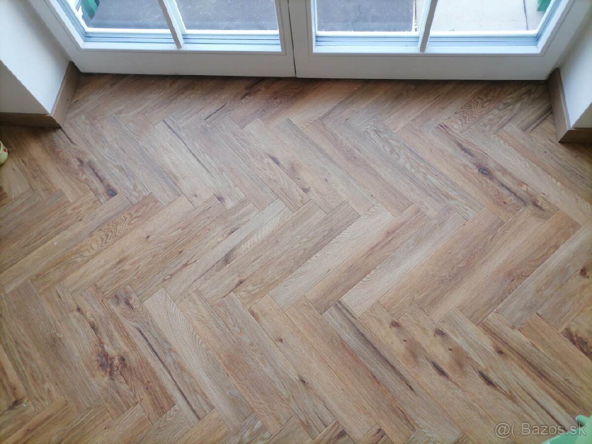 Vinyl herringbone rybia kosť - na lepenie 16,7 m2