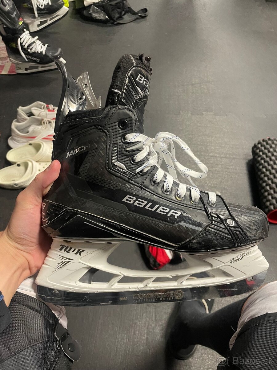 Bauer Supreme Mach