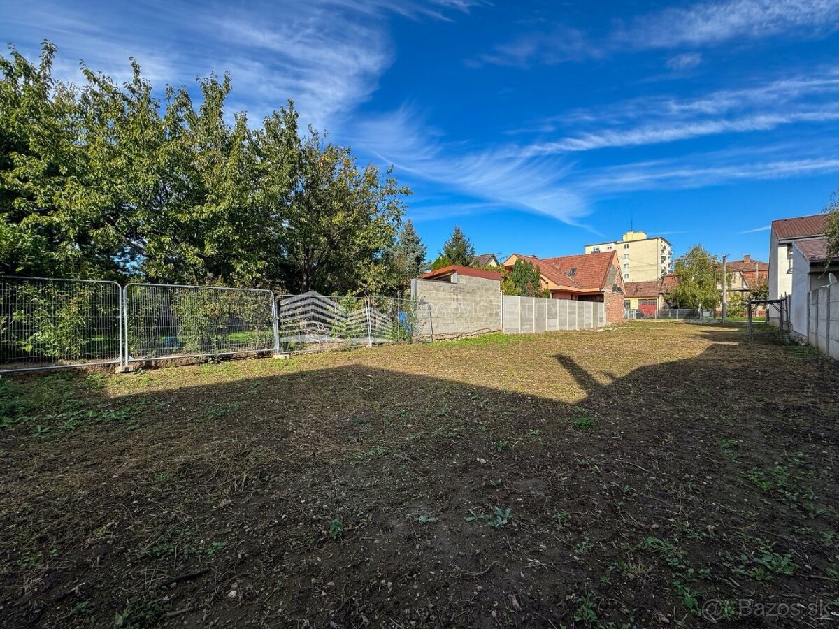 Predaj stavebného pozemku, 685 m² v širšom centre Pezinka