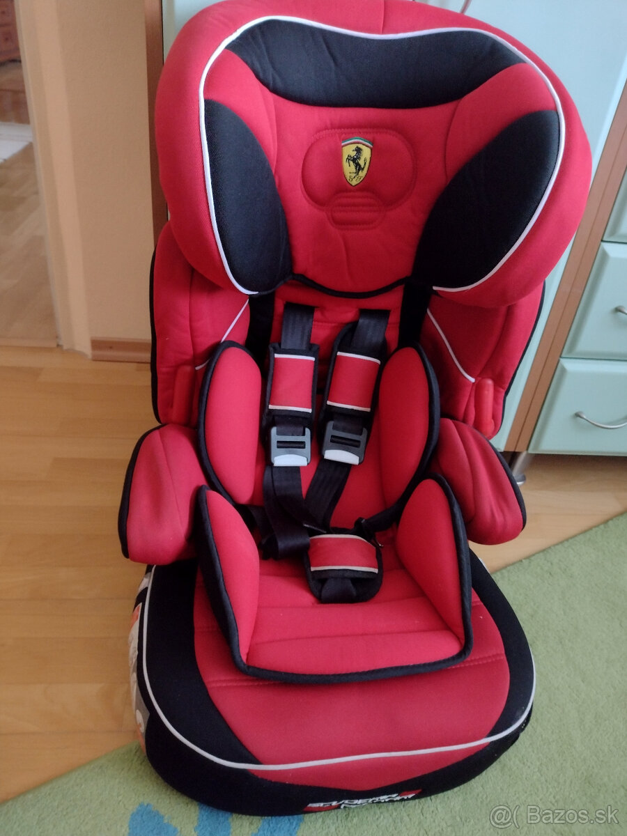 Detská autosedačka Zn. Ferrari v top stave. Má masívny skele