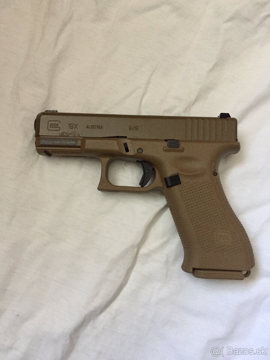 UMAREX Glock 19X TAN