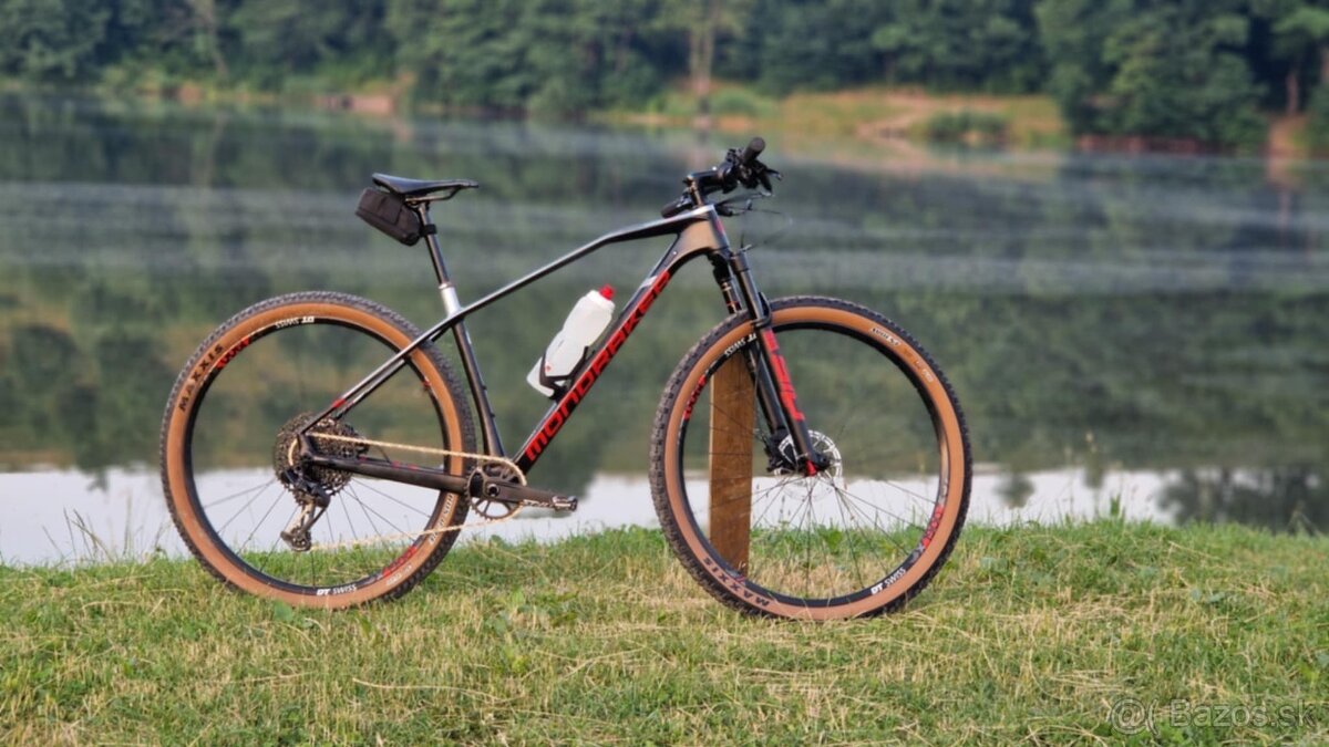 Celpkarbonovy horsky bicykel mondraker