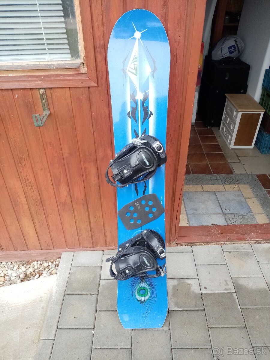 Snowboard s viazanim