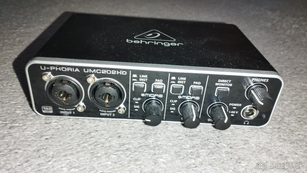 Behringer UMC202