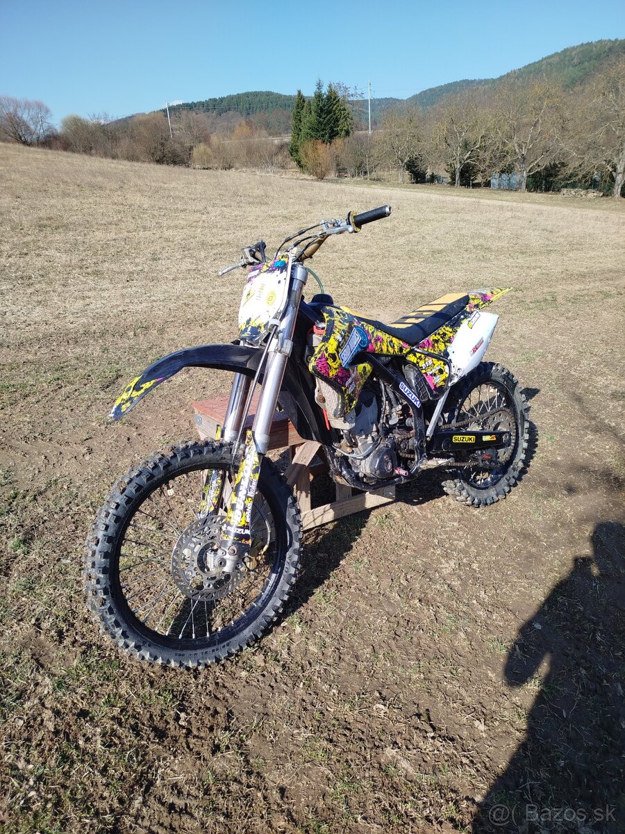 Suzuki rmz 250