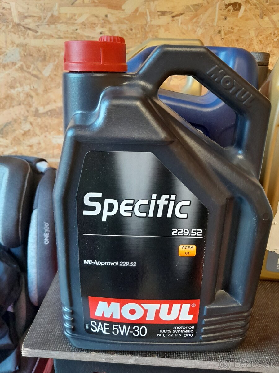 Motorovy olej Motul Specific 229.52 5W30 5L (5W-30)
