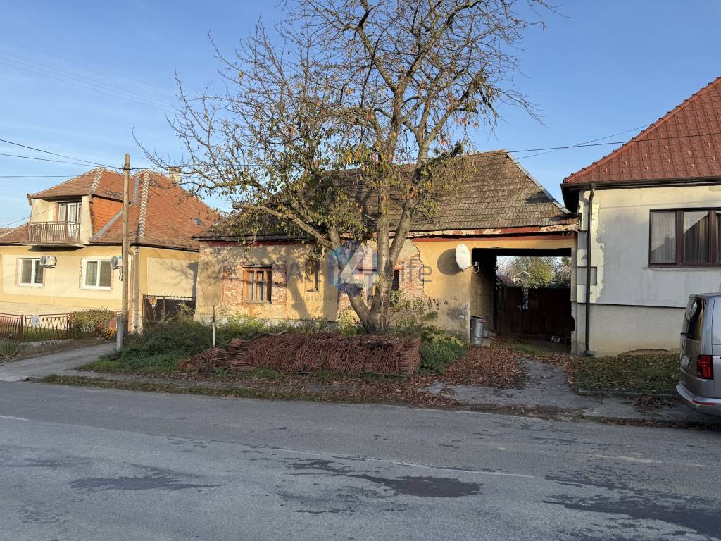 Starší rodinný dom - nutná rekonštrukcia, pozemok 2.192m²