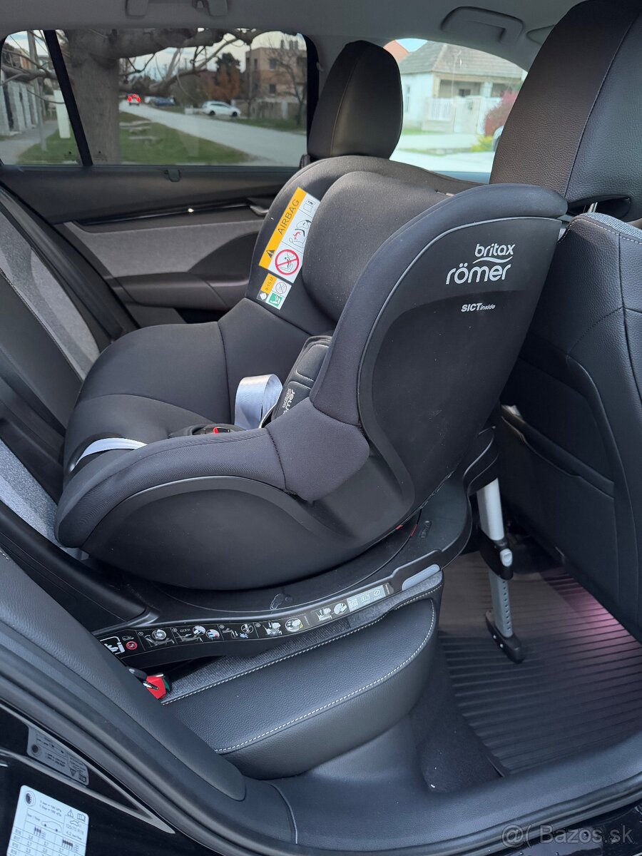 Britax Römer Dualfix 3 i-Size