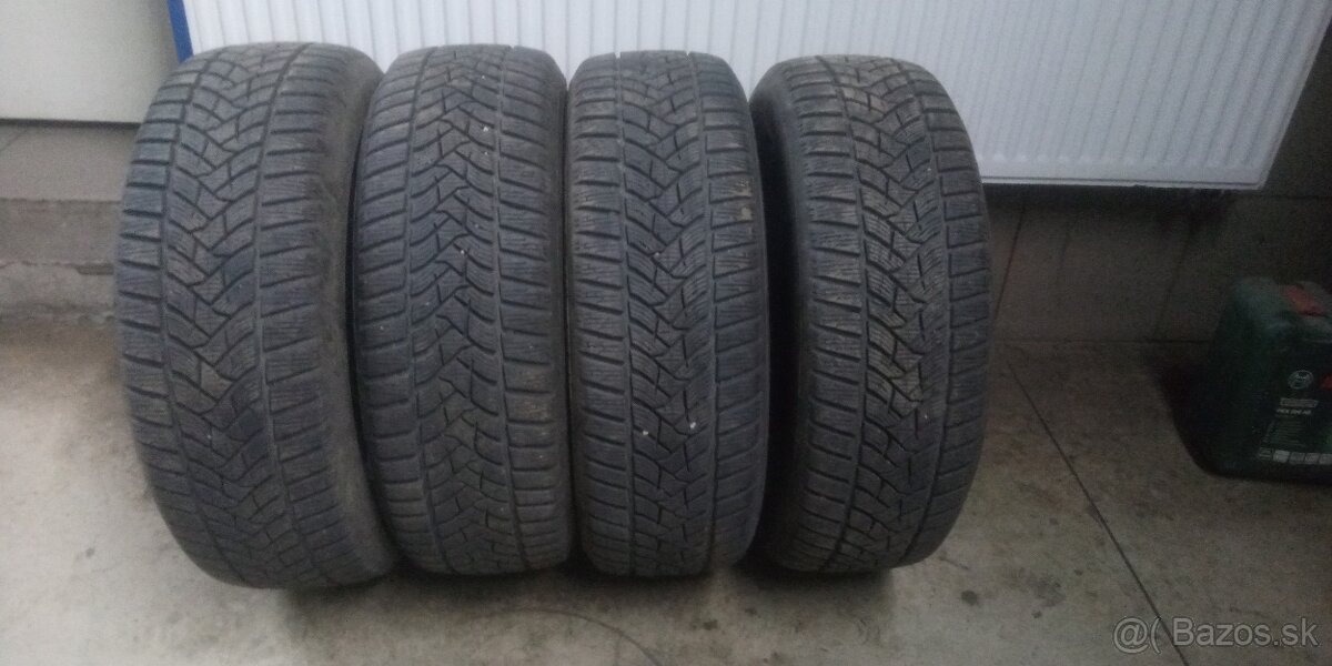 Zimne pneu 205/60R16 Dunlop