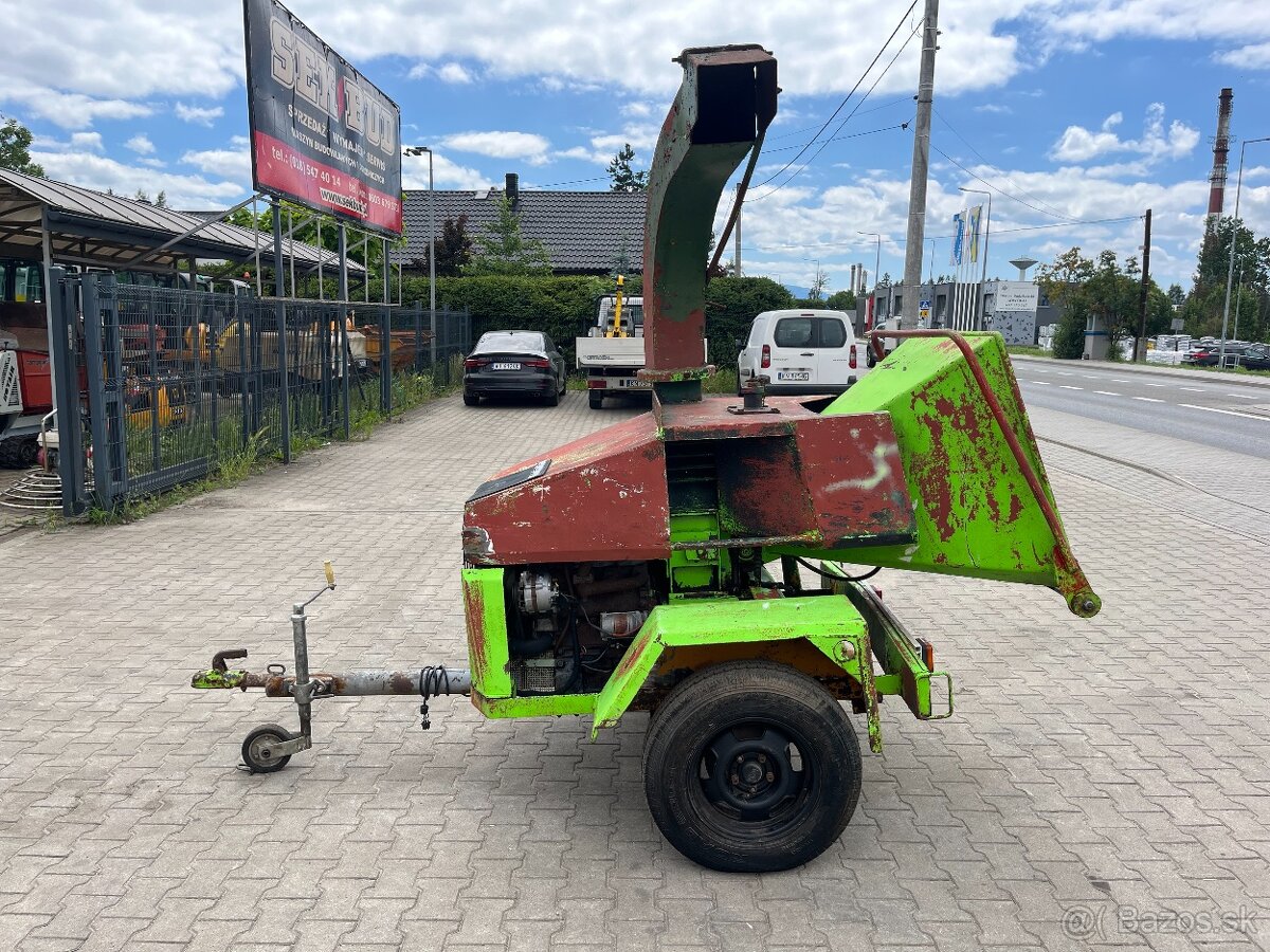 Mobilný štiepkovač na konáre, bubnový ,motor Kubota