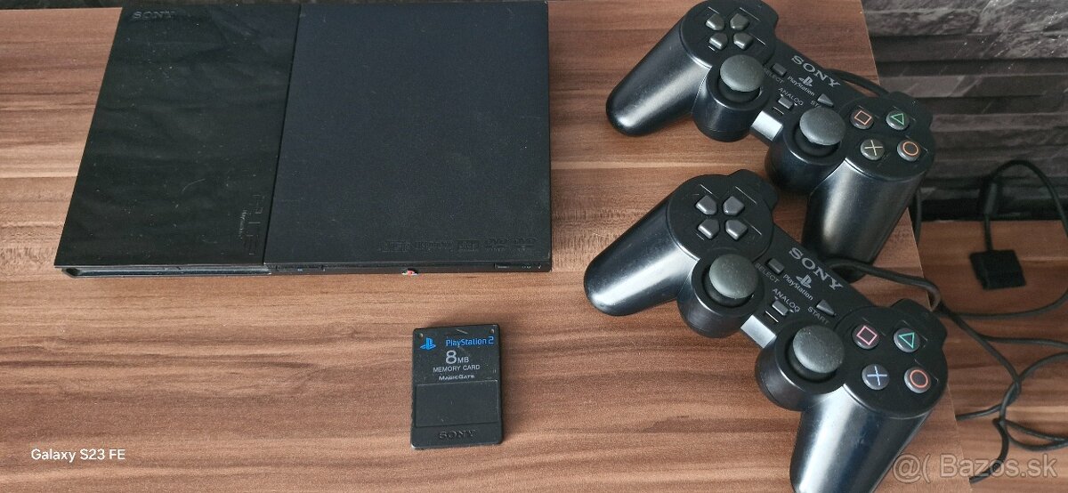 Predám Playstation 2 Slim  2 ovládače, hry