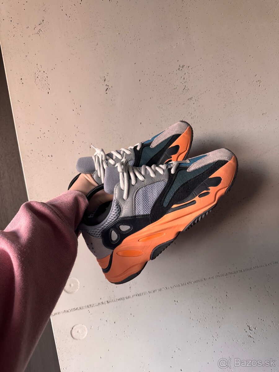 Adidas Yeezy 700