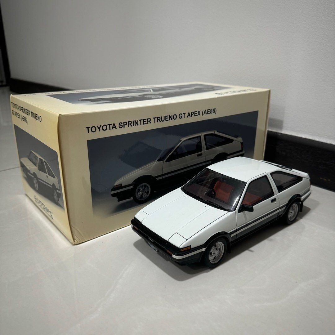 1:18 AutoArt Toyota Sprinter Trueno GT APEX AE86