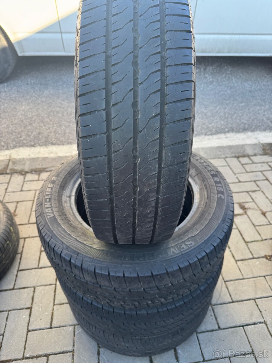 205/65R16C Semperit