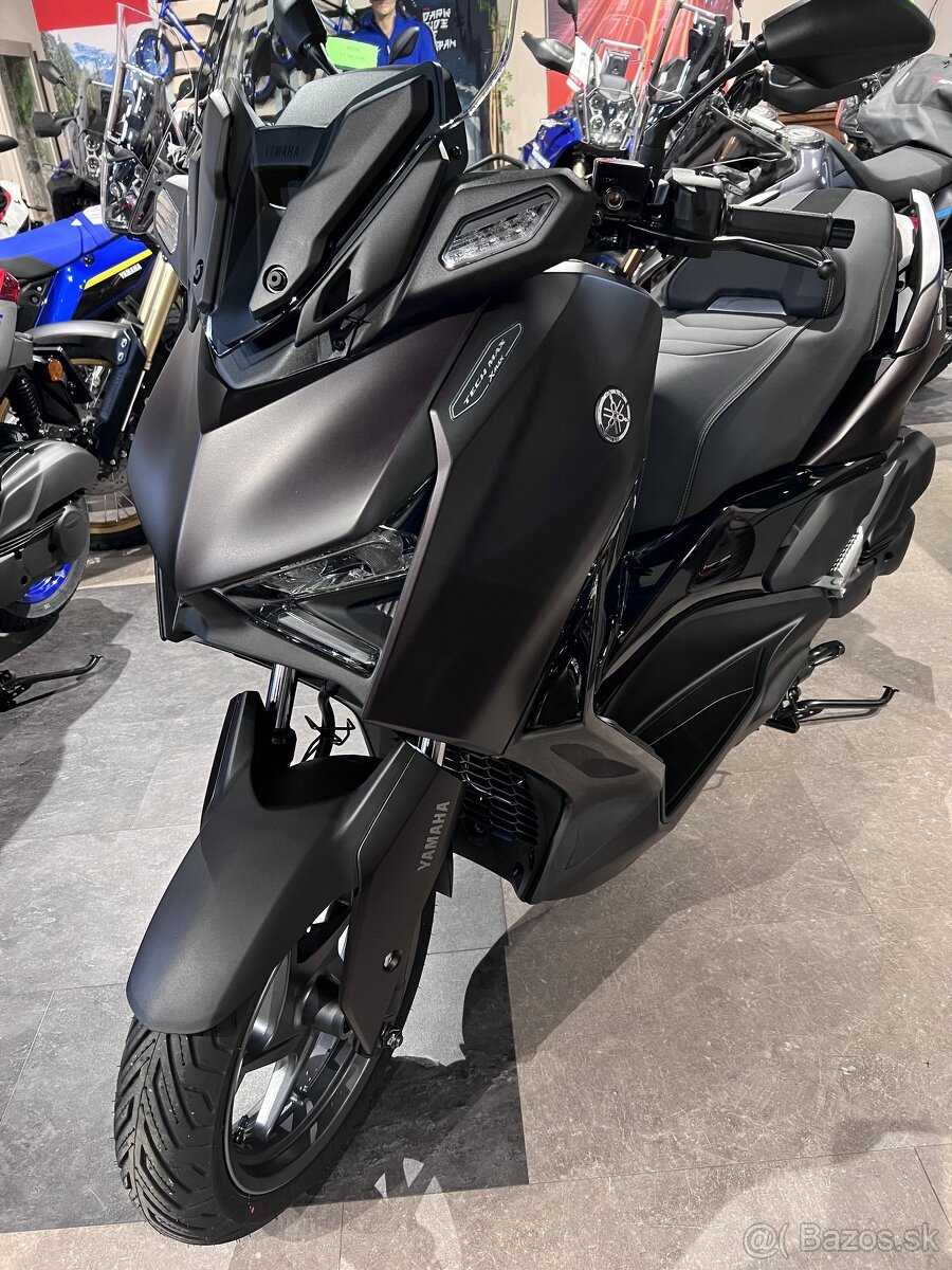 Yamaha Xmax 125 Tech Max DARK Magma a aj čierny