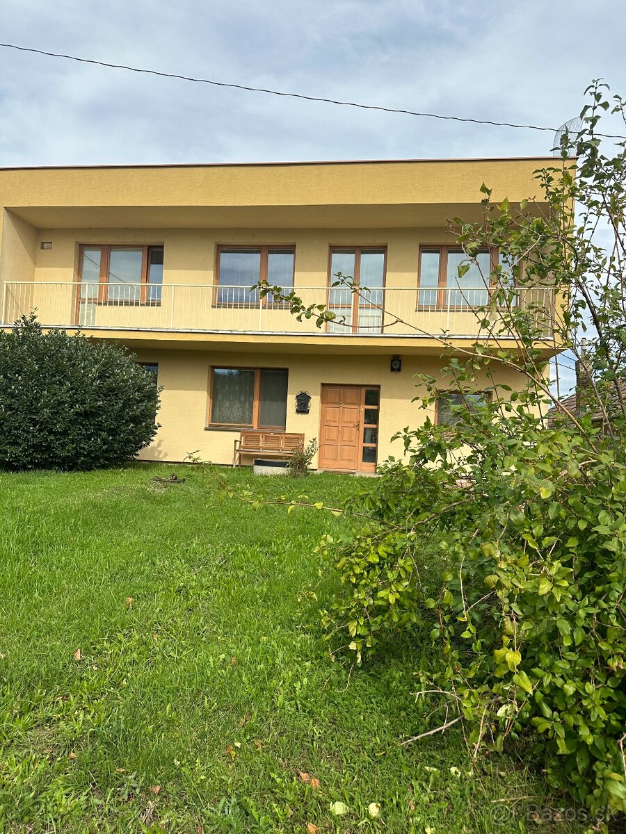 Veľký 7-izb. rodinný dom, pozemok 1170m2,v Suchej nad Parnou