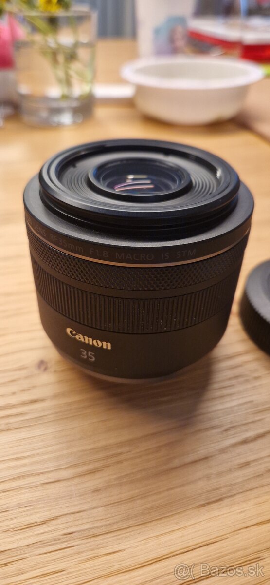 Canon RF 35mm F1.8 MACRO IS STM