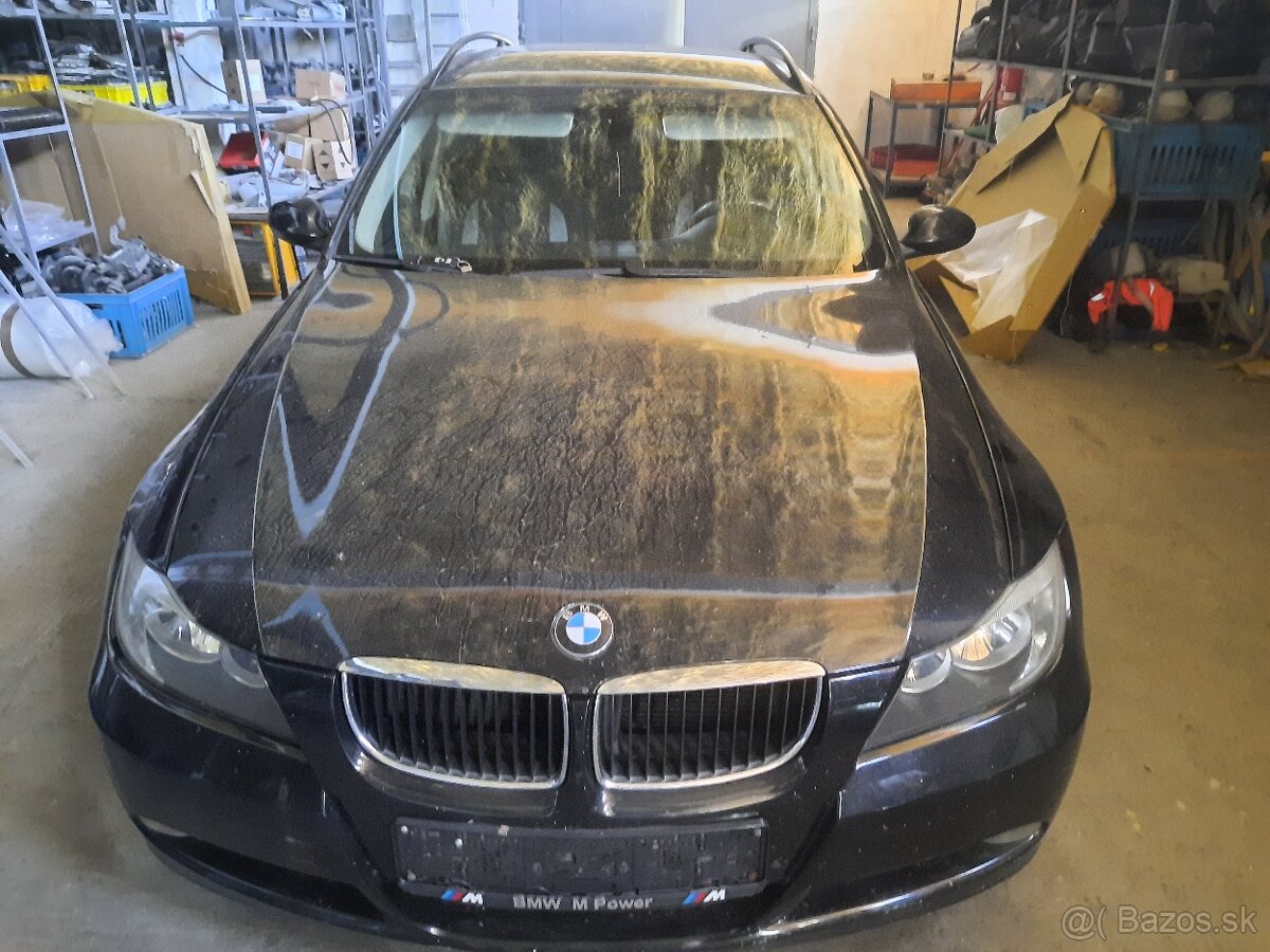 Rozpredam BMW E 90,91, 320D farba cierna,