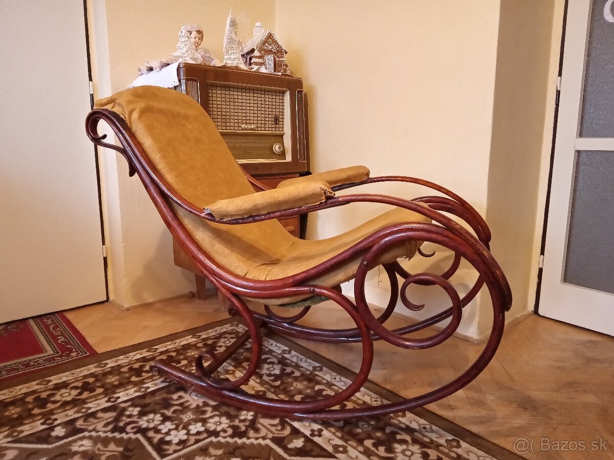 Thonet hojdacie kreslo z cca 1860 roku