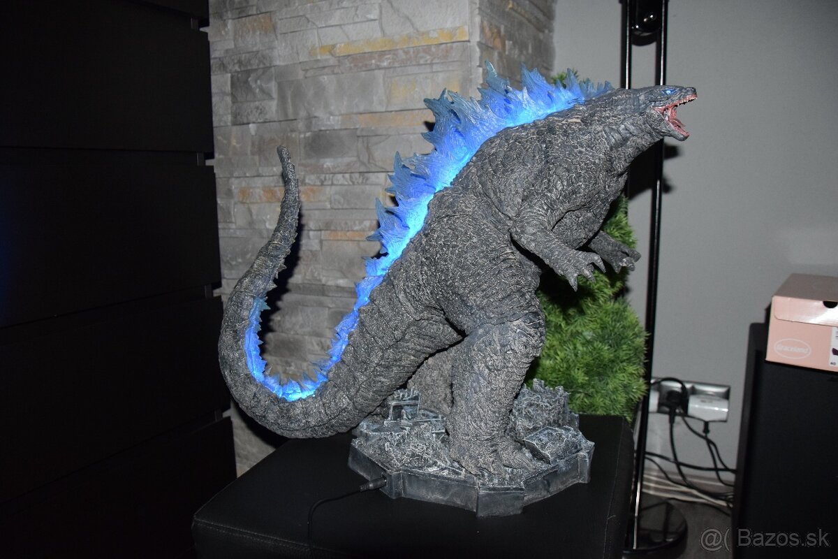 Figurka Godzilla LED podsvietenie