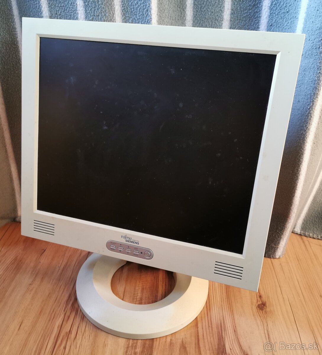 LCD monitory, obrazovky 17"