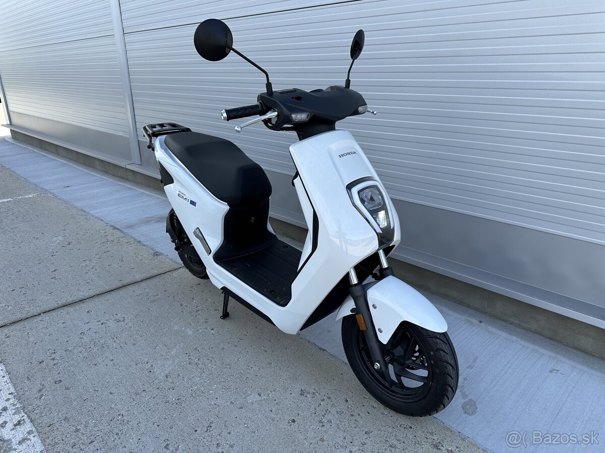 Honda EM1e elektrický scooter