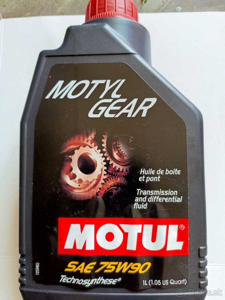 Prevodový olej Motul.