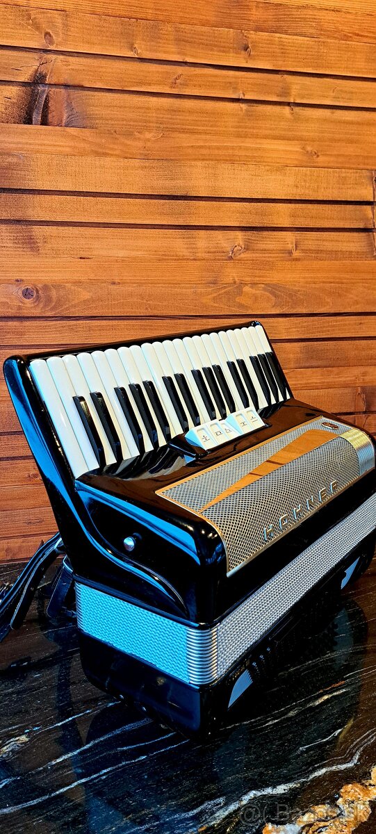 Hohner Lucia 3