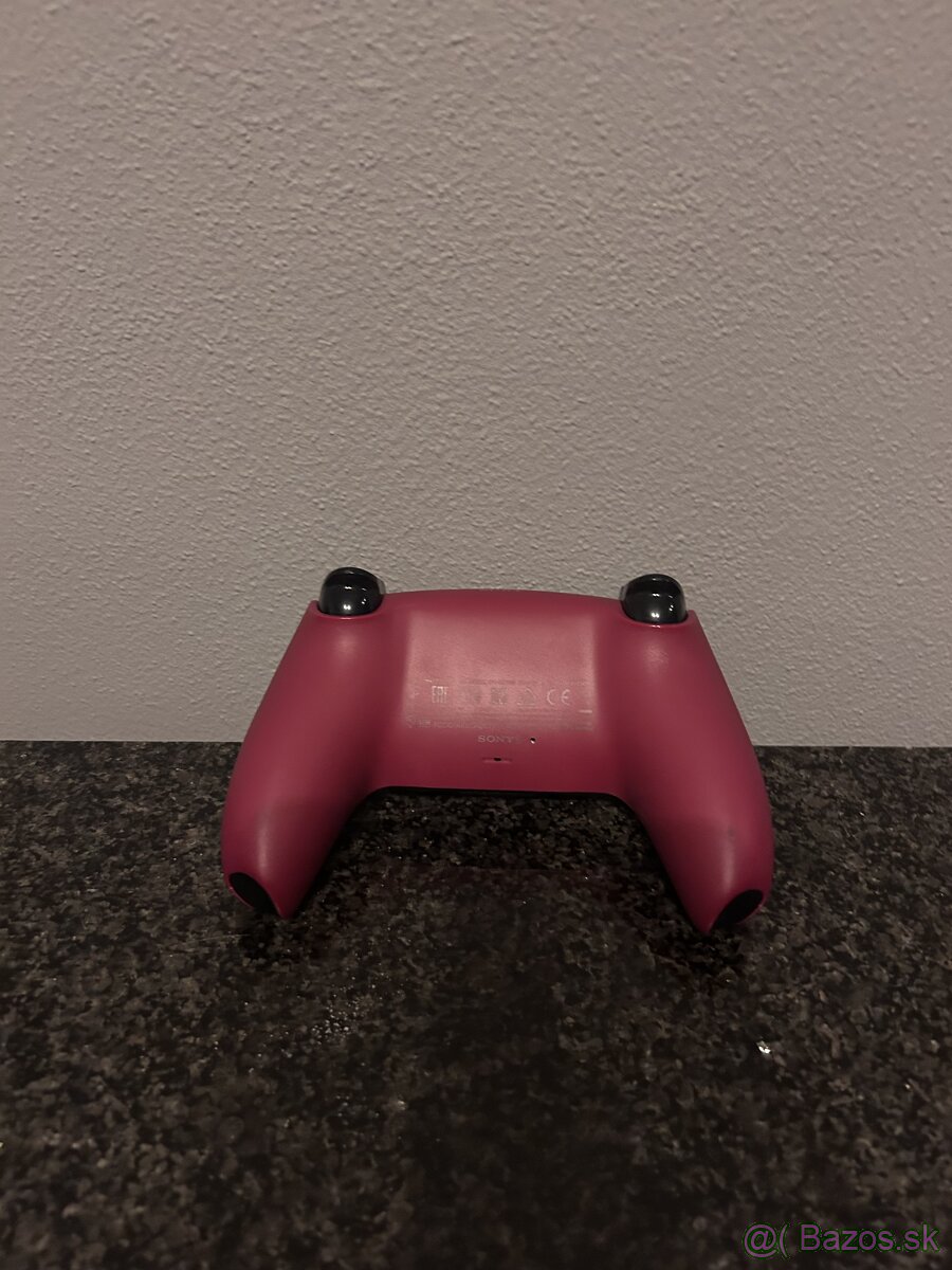 PS5 ružový ovládač