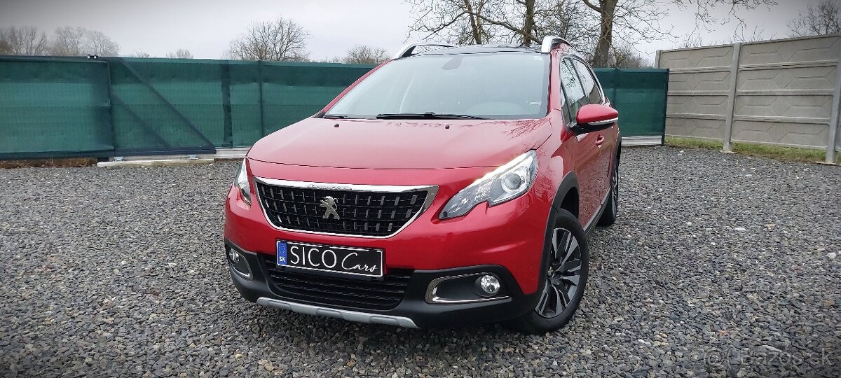 Peugeot 2008 1.2 PureTech Allure, Ultimate Red, Panorama