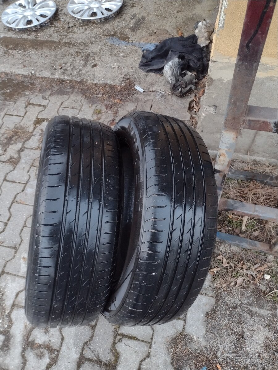 Predám 225/60R17