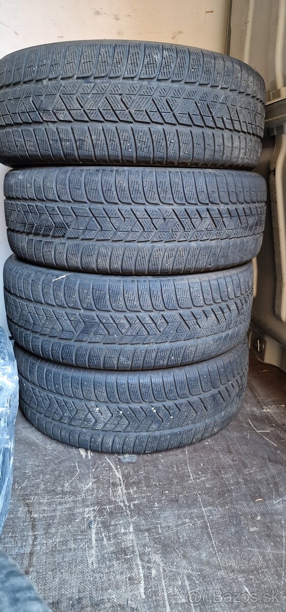 235 / 55 R20 Pirelli