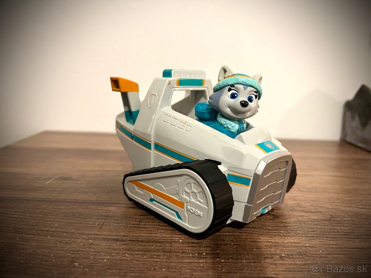 EVEREST S VOZIDLOM - PAW PATROL